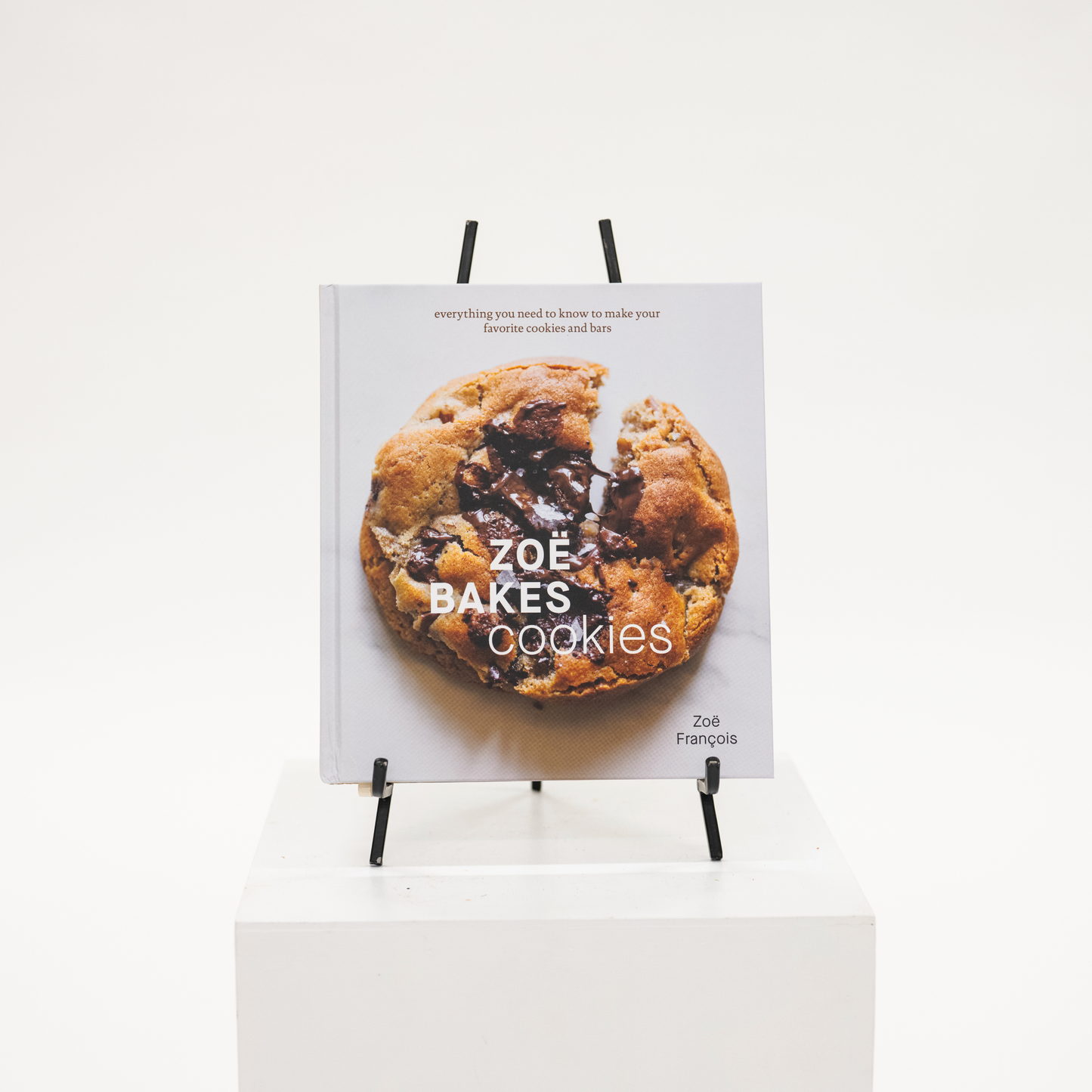 Zoe Bakes Cookies (A Cookbook)