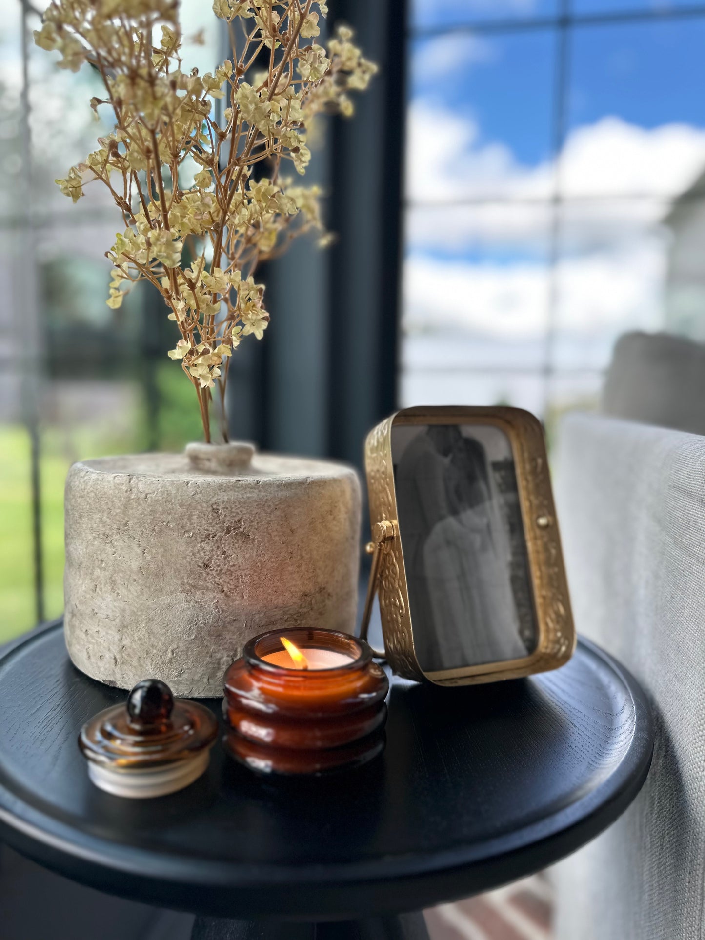 Circular Cement Bud Vase