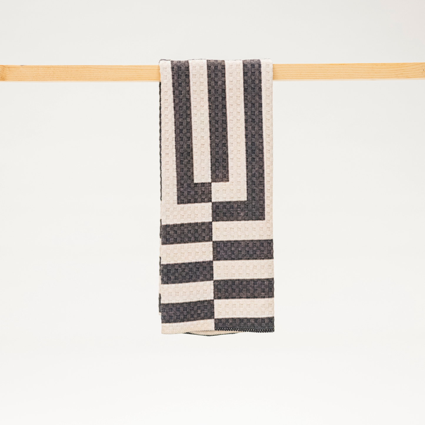 Black and white pattern microfiber kitchen towel