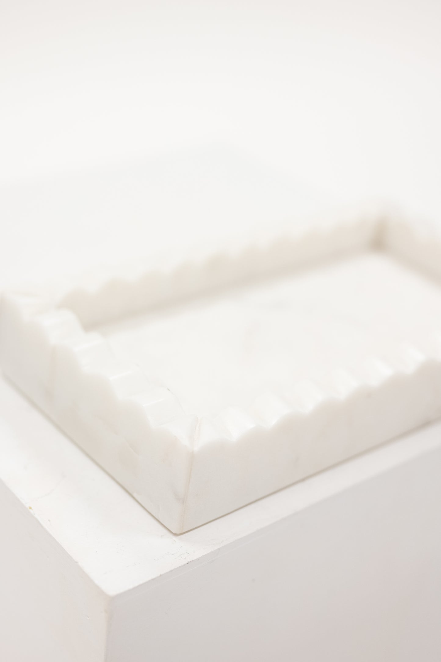 Scalloped Marble Tray - White Marble