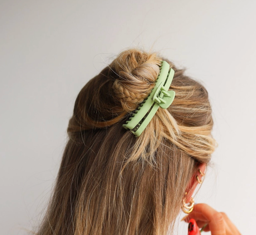 Hold Everything Hair Claw: Two Sizes