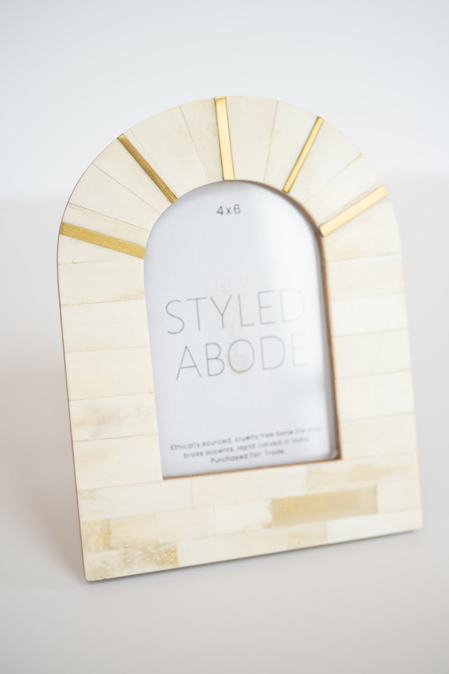 4x6 Cream & Brass Arched Frame