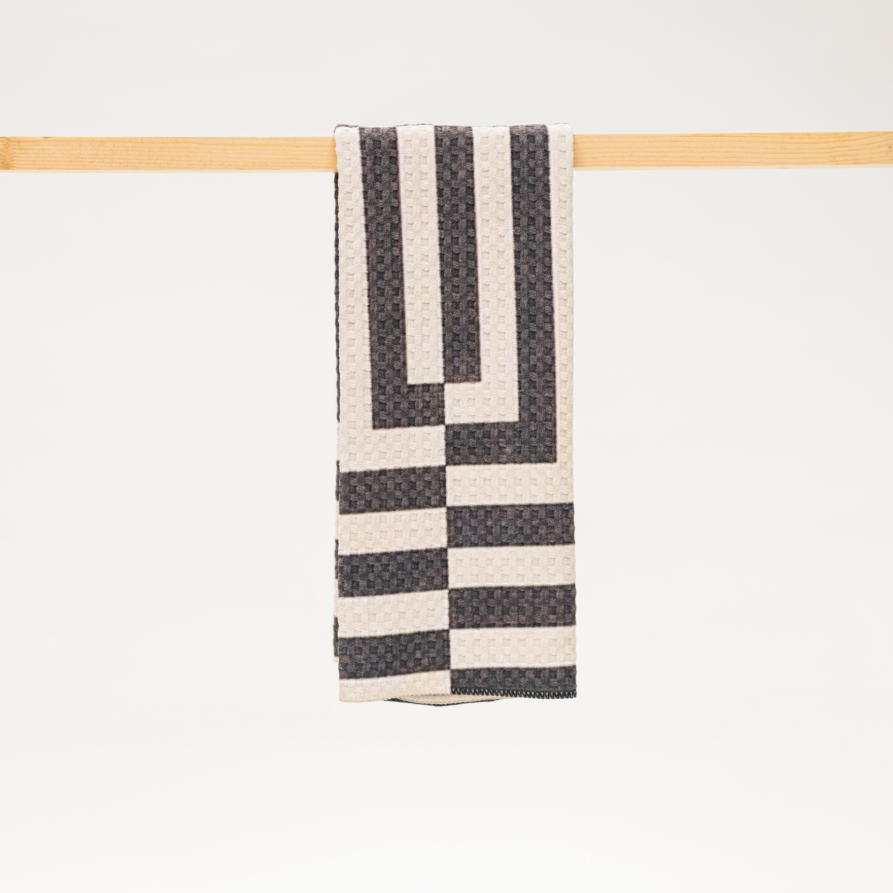 Black and white pattern microfiber kitchen towel