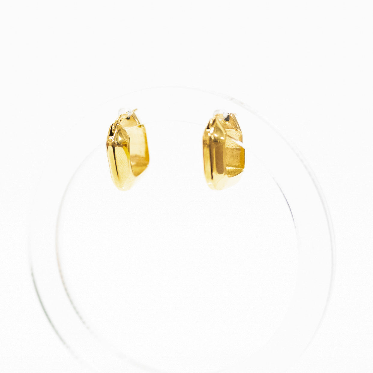 square gold hoop with clasp closure