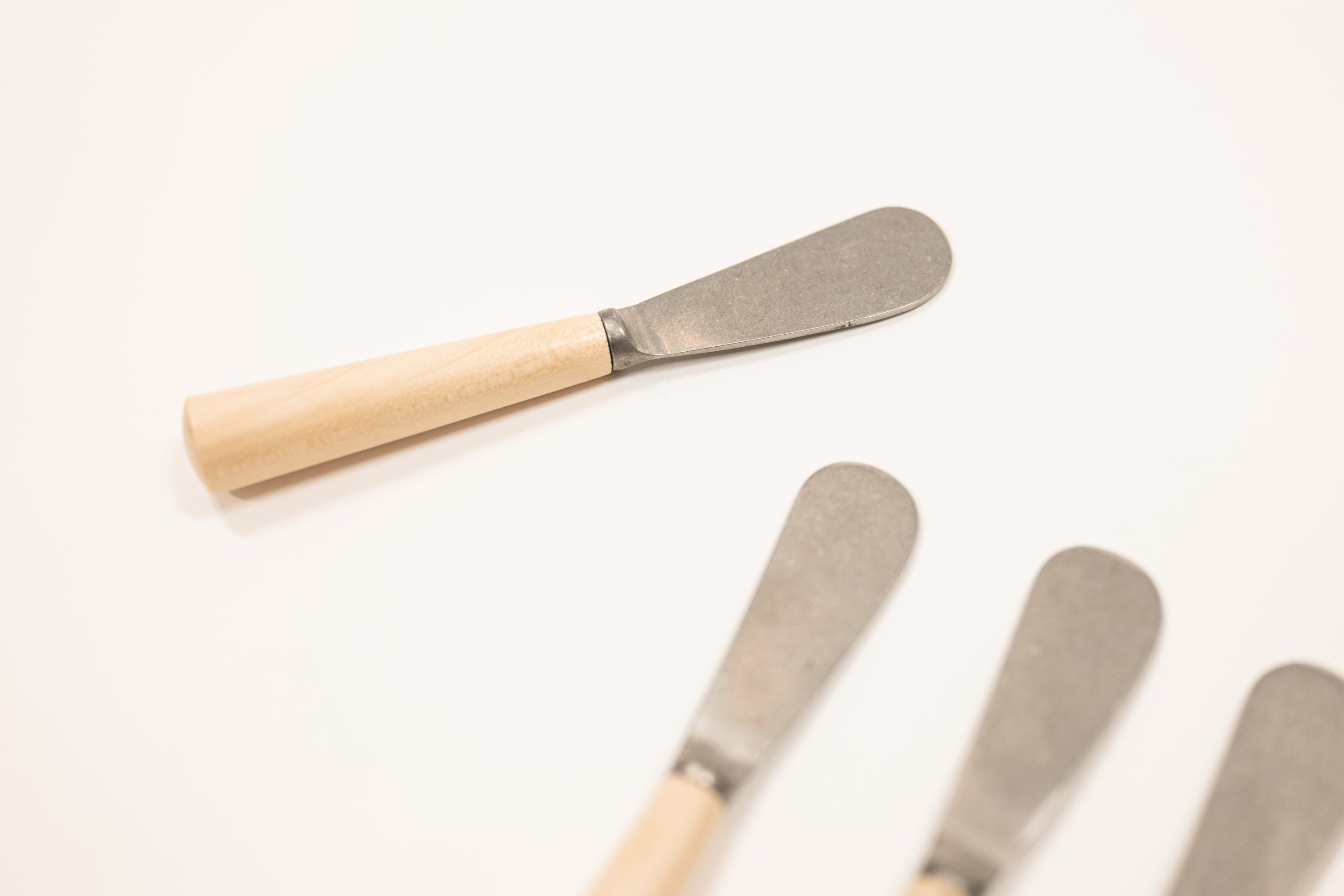 maple wood and stainless steel spreaders set