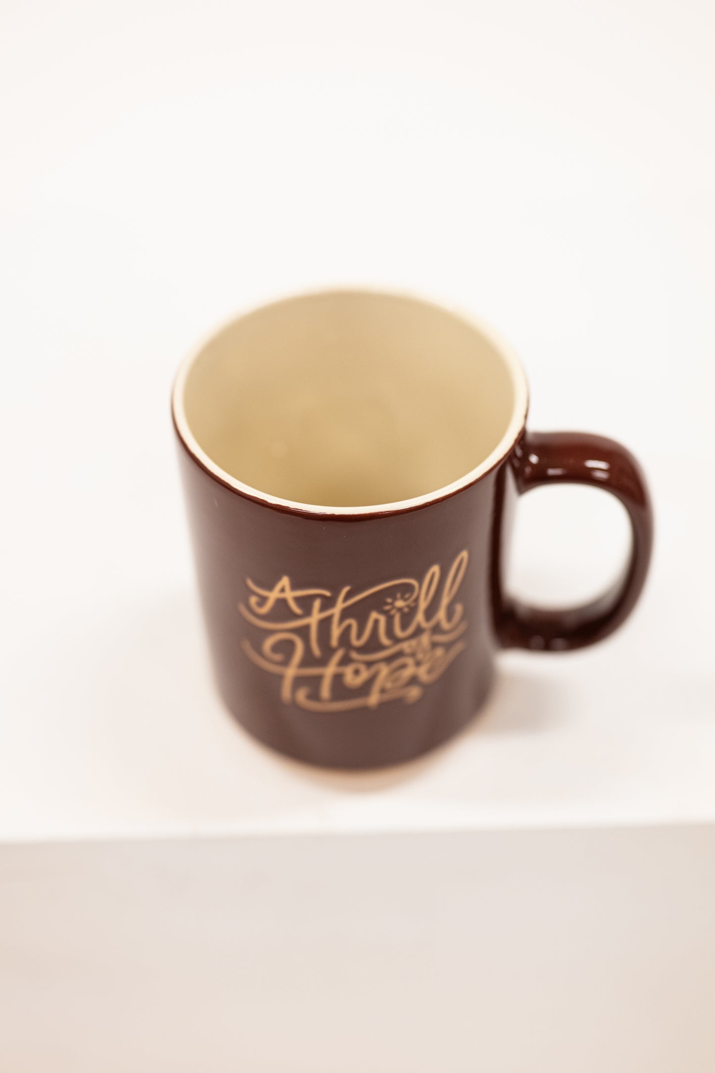burgundy christmas coffee mug with a thrill of hope engraved