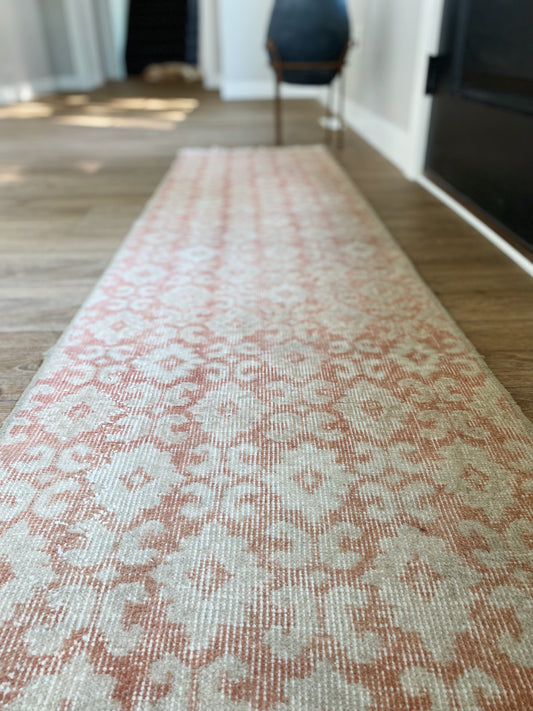 Vintage Coral + Cream Runner